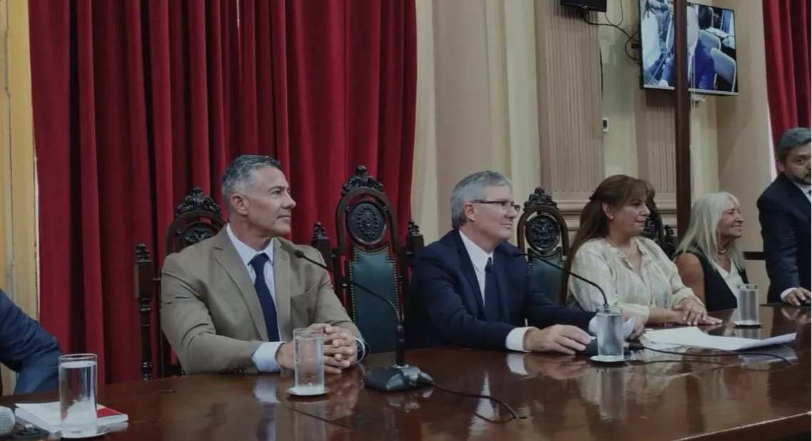 Captura de pantalla 2025-11-24 191857